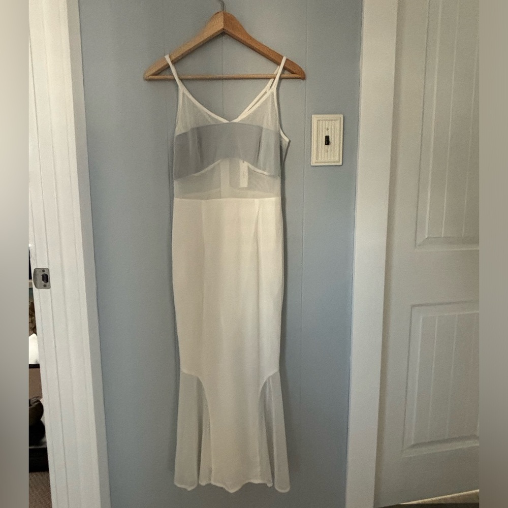 Amylynn white Caroline pocket front mesh midi dress size s